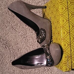 Gianni Bini Women's Gray Pumps